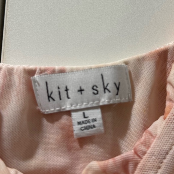 Kit + sky - Picture 3 of 3